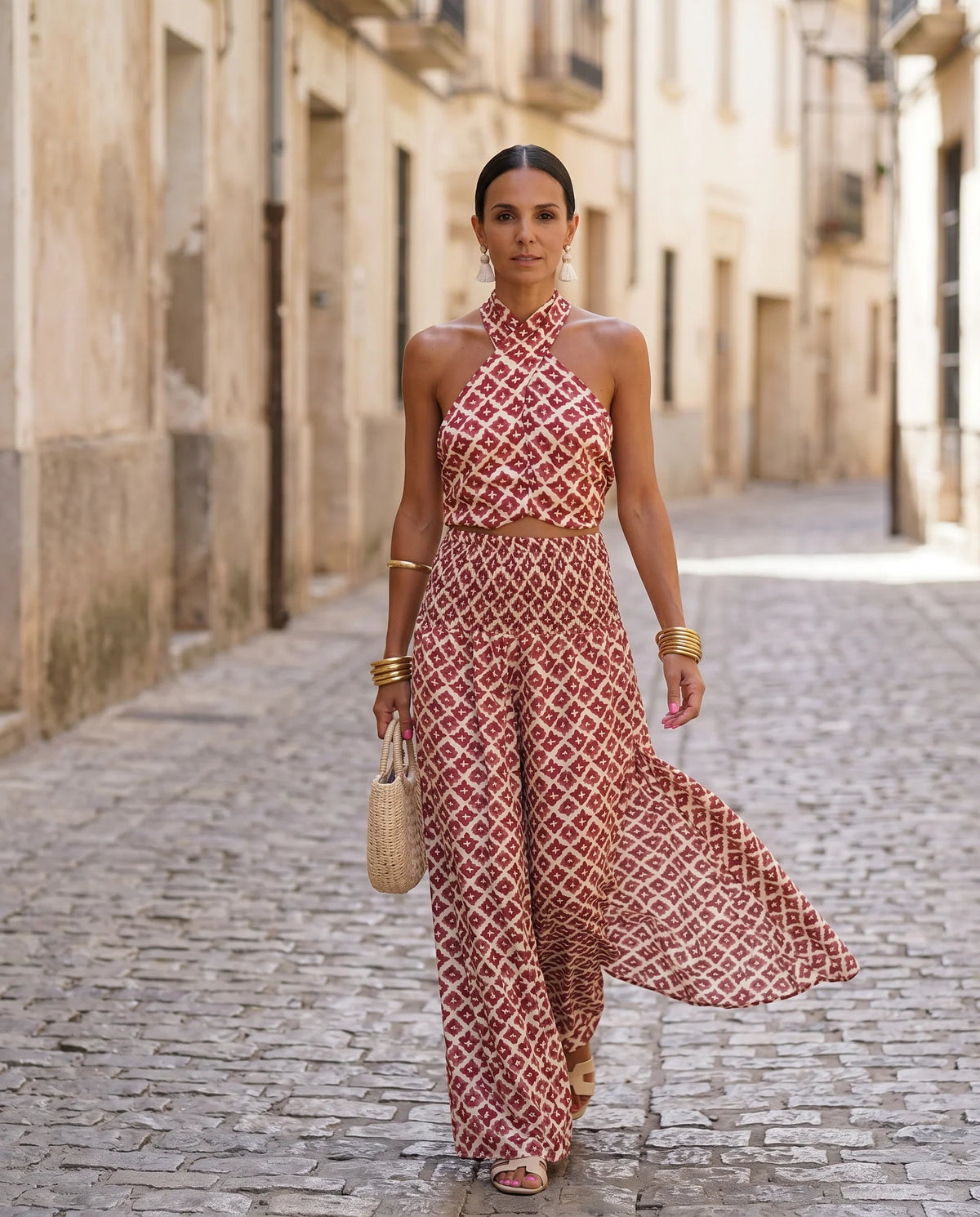 Valencia | Conjunto Elegante con Diseño de Hombros Descubiertos