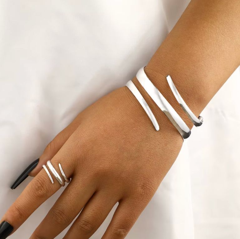 Set Turi Brazalete + Anillo Plateado