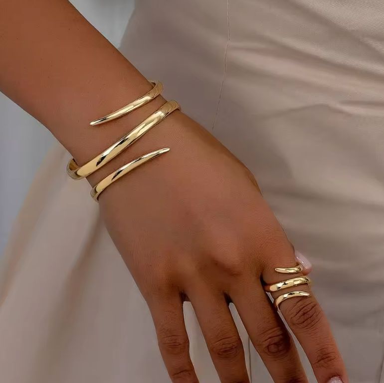 Set Turi Brazalete + Anillo Plateado
