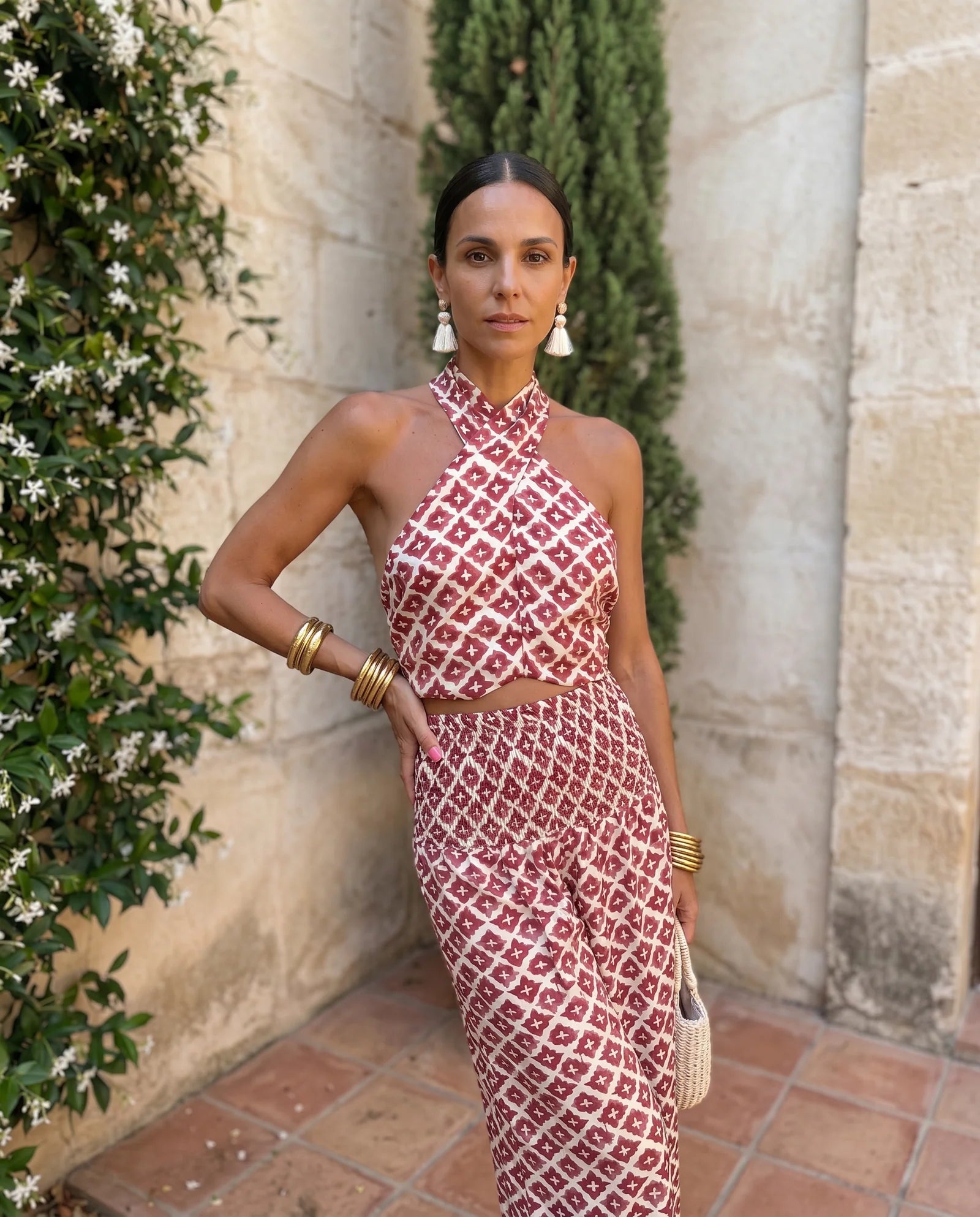 Valencia | Conjunto Elegante con Diseño de Hombros Descubiertos